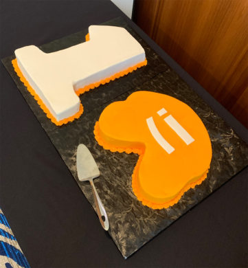 company-retreat-wpbeginner-cake