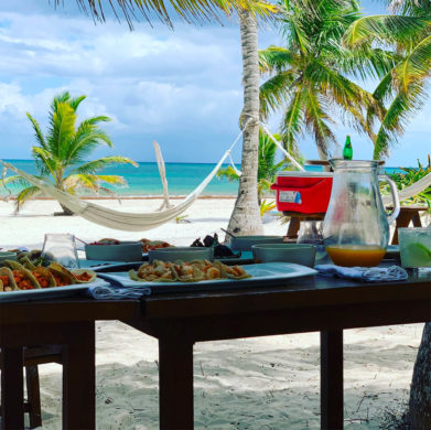 mukan-lunch-on-beach